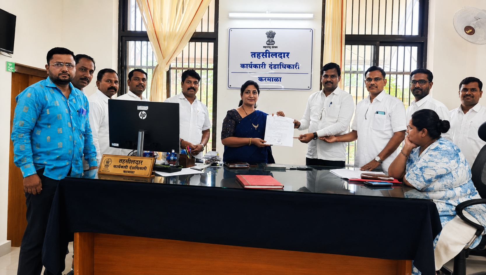 SIR कामामुळे विद्यार्थ्यांच्या शिक्षणावर परिणाम होण्याची भीती; करमाळा तालुका प्राथमिक शिक्षक समन्वय समितीचे तहसीलदारांना निवेदन